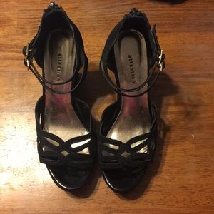 Attention 4” black heels